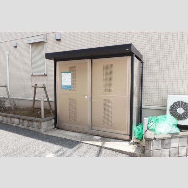 現地周辺 (ゴミ置き場)