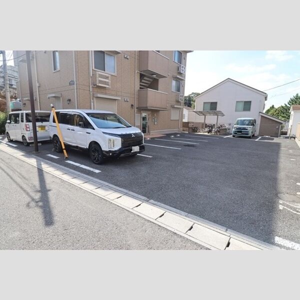 駐車場 (駐車場)