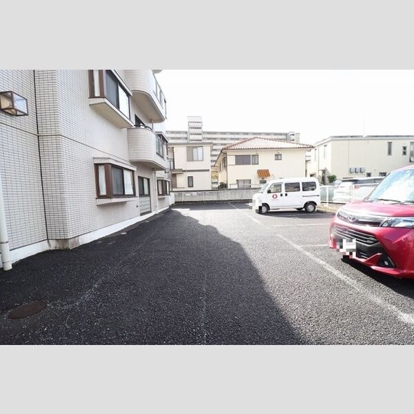 駐車場 (駐車場)