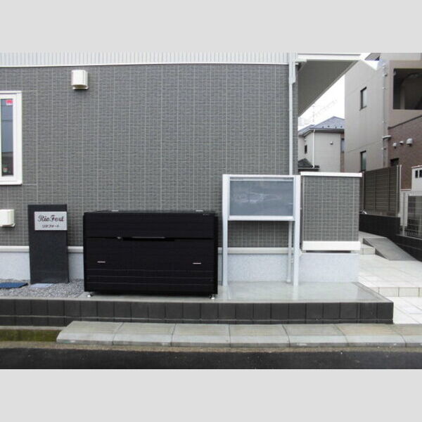現地周辺 (ゴミ置場)