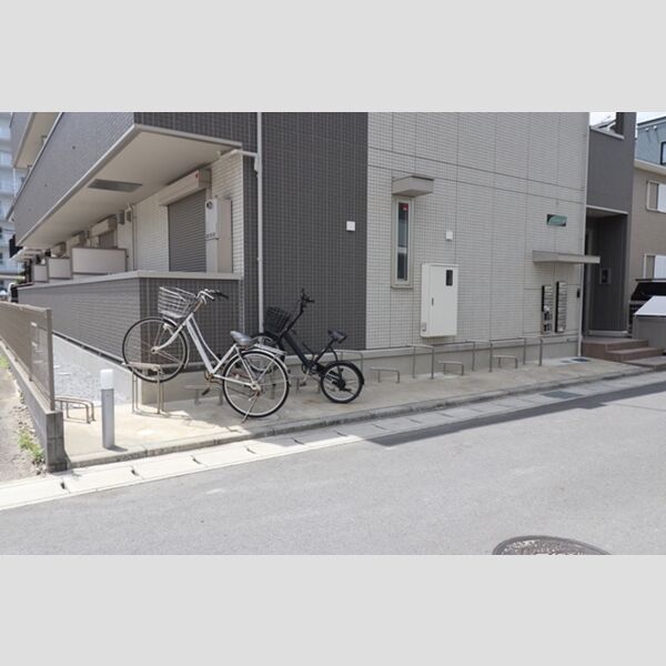 現地周辺 (駐輪スペース)