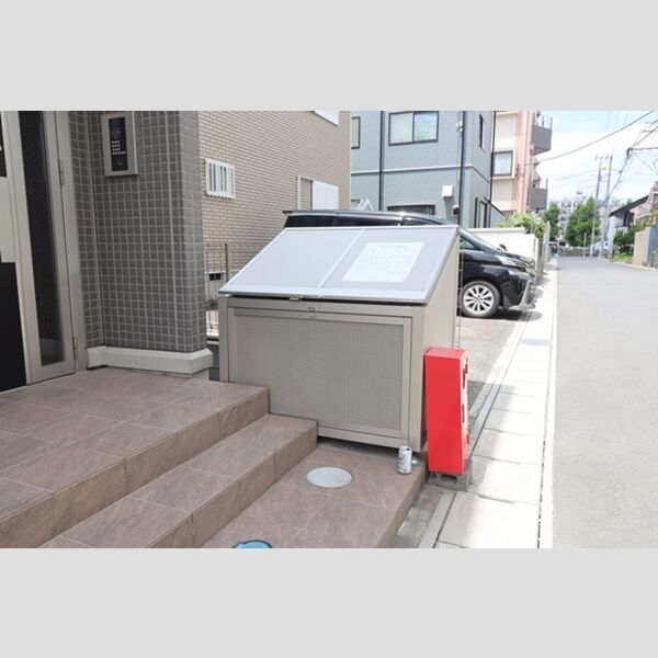 現地周辺 (ゴミ置き場)