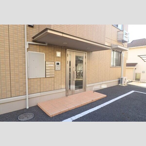 エントランス (エントランス)