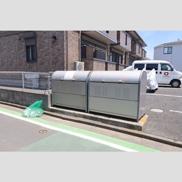 現地周辺 (ゴミ置き場)