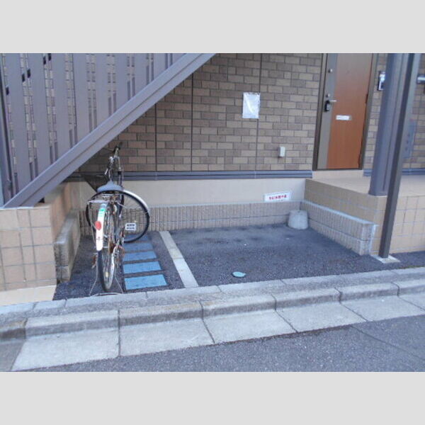 現地周辺 (駐輪スペース)