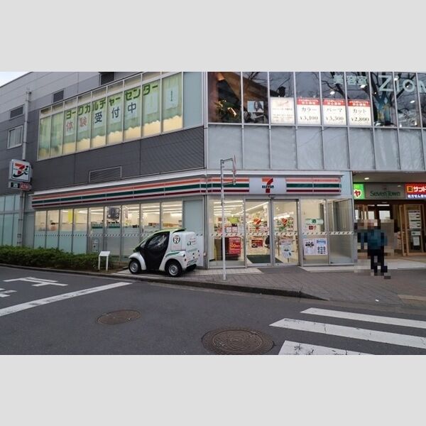 現地周辺 (セブンイレブン松戸常盤平セブンタウン店(363m))