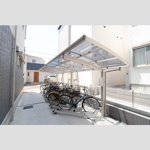 現地周辺 (駐輪場)