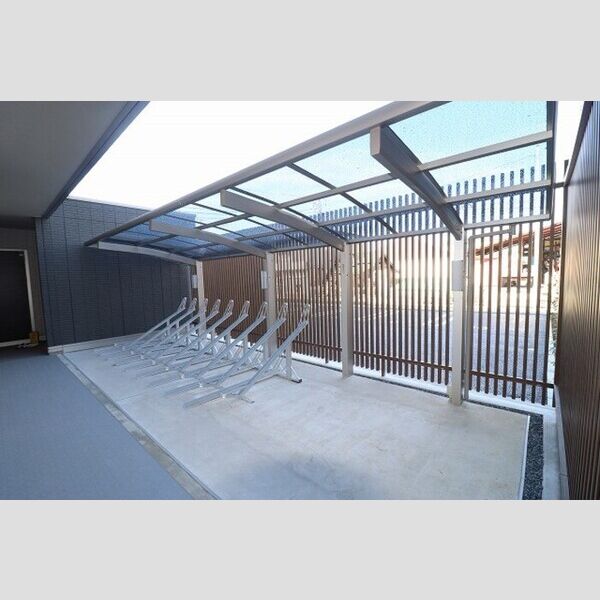 現地周辺 (駐輪場)