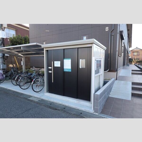 現地周辺 (ゴミ置き場)