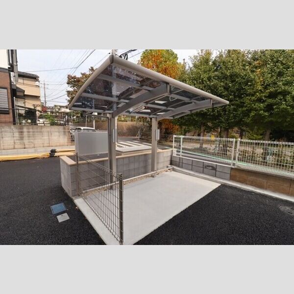 現地周辺 (駐輪場)