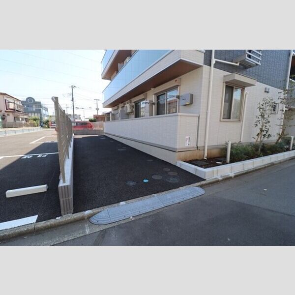 駐車場 (駐車場)