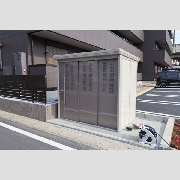 現地周辺 (ゴミ置き場)