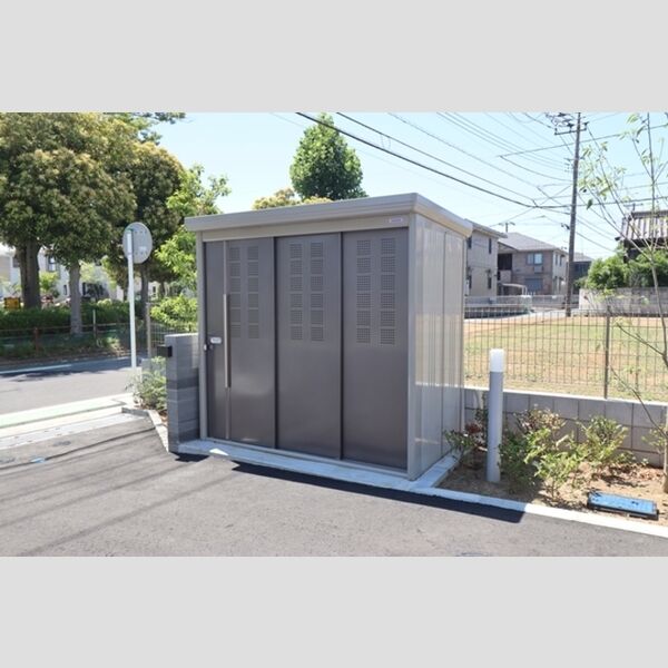 現地周辺 (ゴミ置き場)