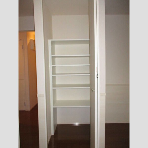 収納 (パントリー)