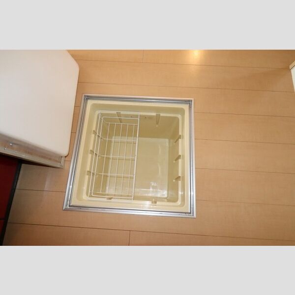 その他 (キッチン　床下収納)