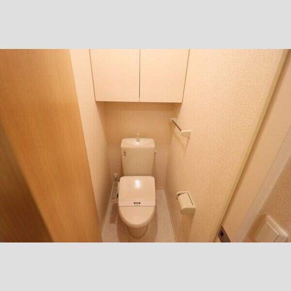 トイレ (温水洗浄暖房便座)