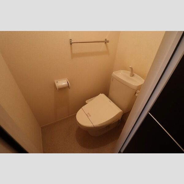 トイレ (トイレ　温水洗浄暖房便座)