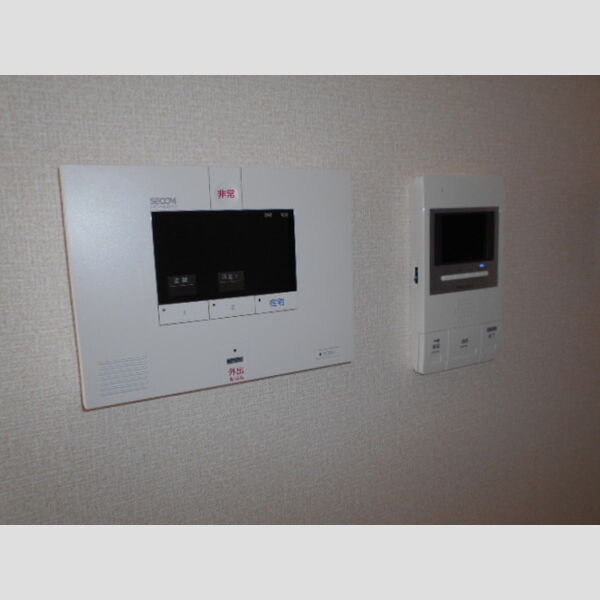 その他設備 (SECOMのセキュリティシステム&モニタ付きインターホン)