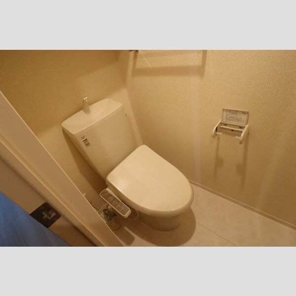 トイレ (トイレ　温水洗浄暖房便座)