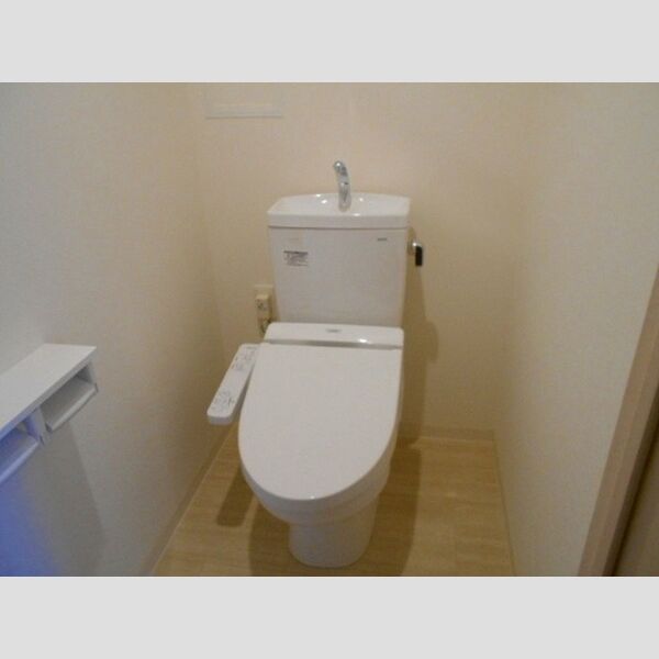 トイレ (トイレ　温水洗浄暖房便座)