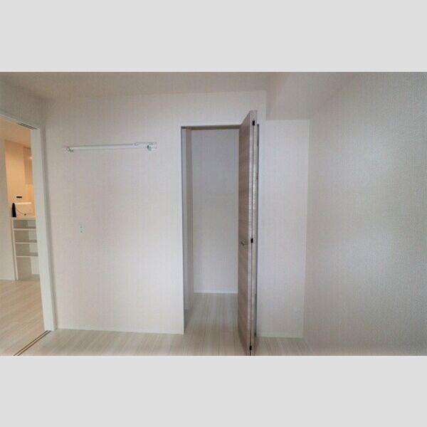 収納 (洋室　クローゼット)