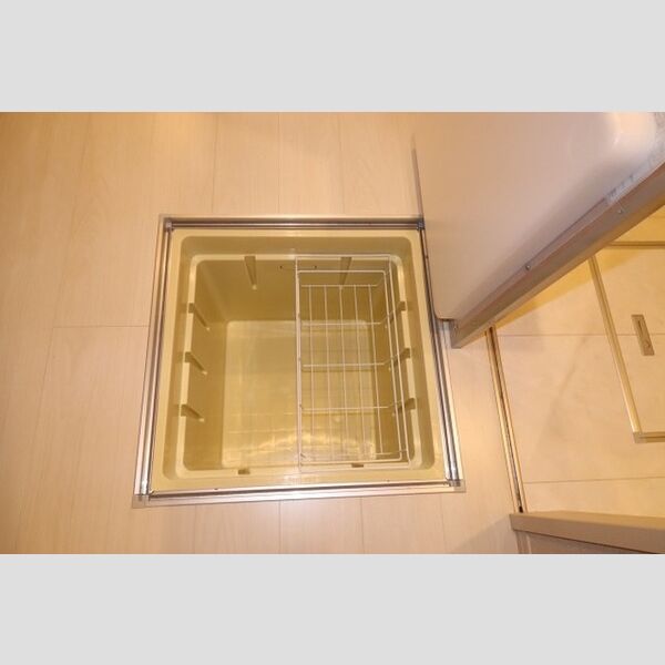 収納 (床下収納)