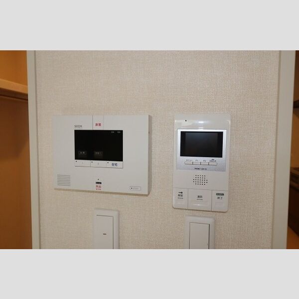 その他設備 (セコムのセキュリティシステム&テレビインターホン)