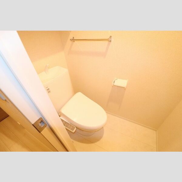 トイレ (トイレ　温水洗浄暖房便座)