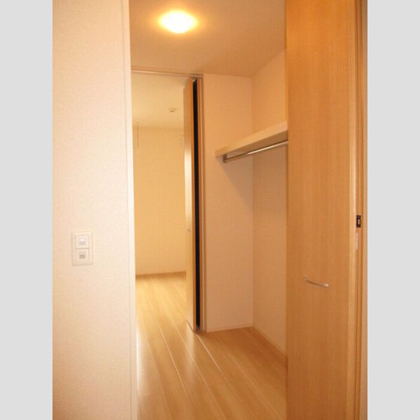 収納 (ウオークスルークローゼット)