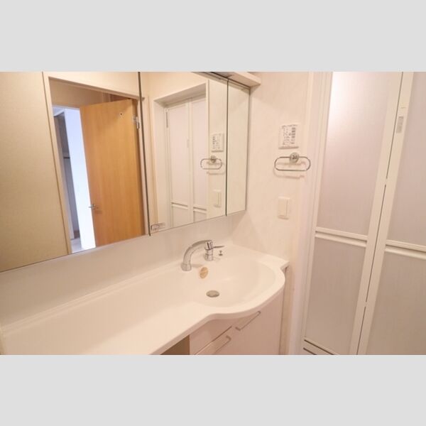 洗面所 (洗髪洗面化粧台)