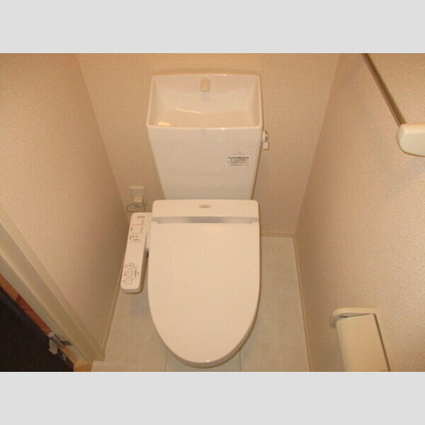 トイレ (トイレ　温水洗浄便座)