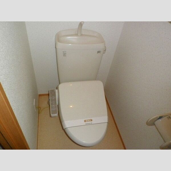 トイレ (トイレ)