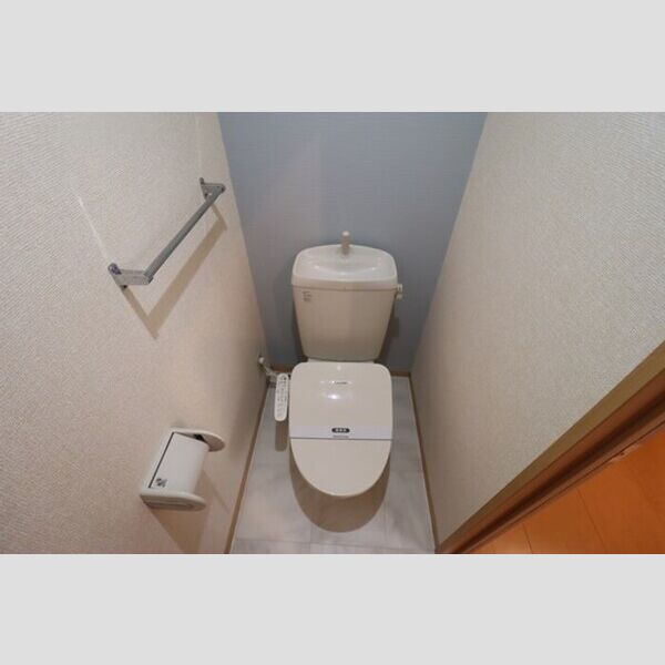 トイレ (温水洗浄暖房便座)