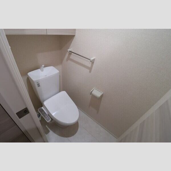 トイレ (トイレ　温水洗浄暖房便座)