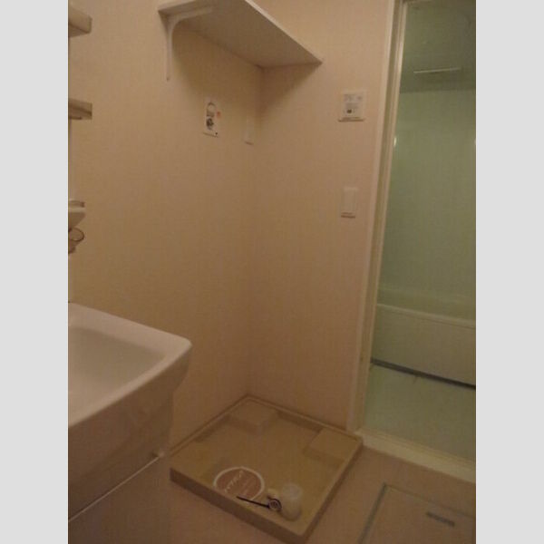 洗面所 (洗濯機置き場)