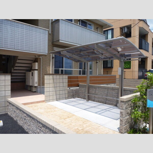 現地周辺 (駐輪場)