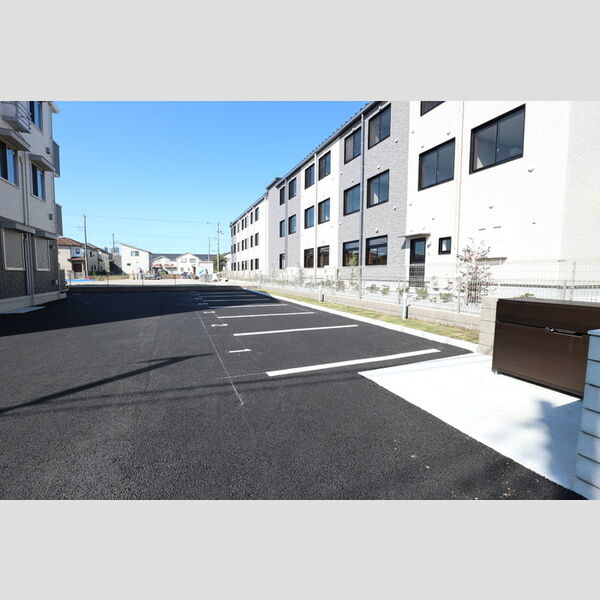 駐車場 (駐車場)