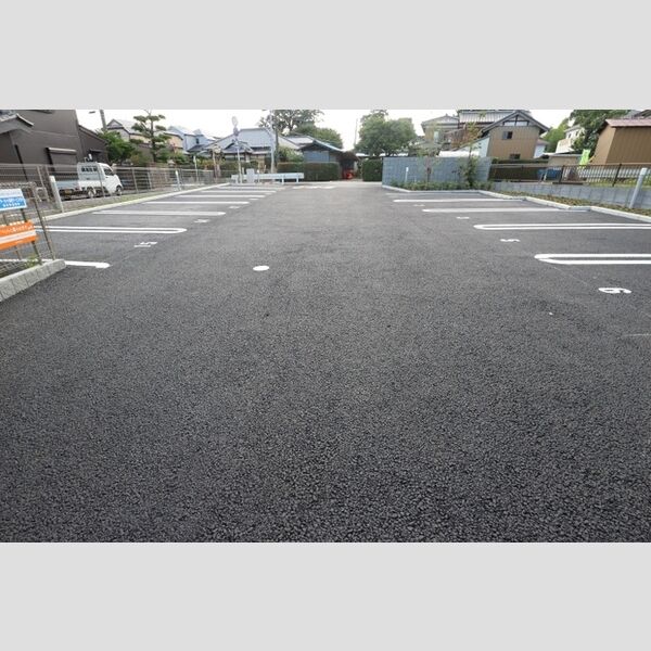 駐車場 (駐車場)