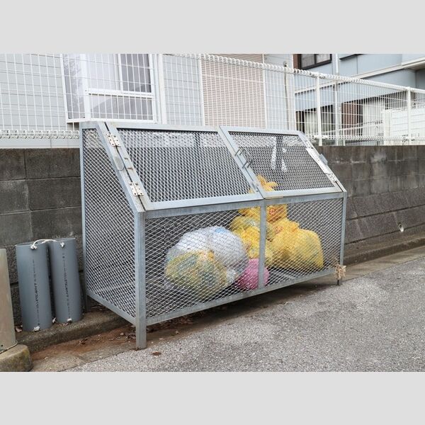 現地周辺 (ゴミ置き場(アネックスU1、U4と共用))