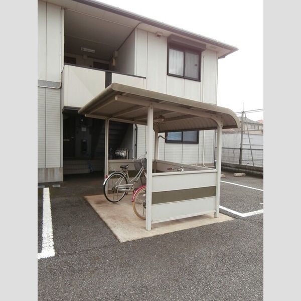現地周辺 (駐輪場)
