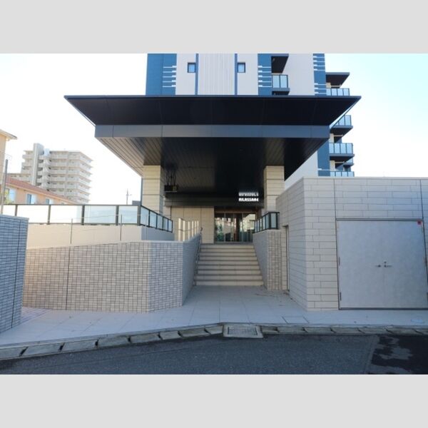 エントランス (エントランス)