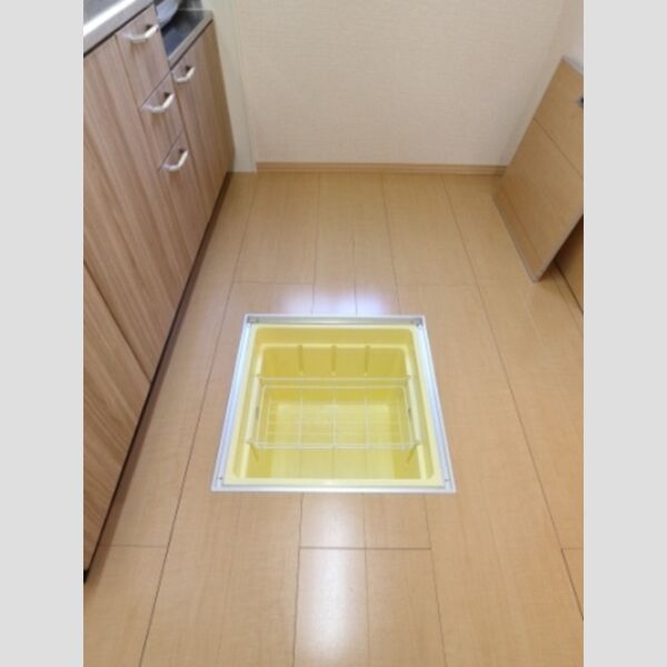 その他 (床下収納)