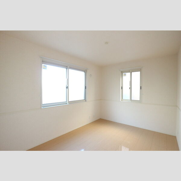 その他 (北側洋室)