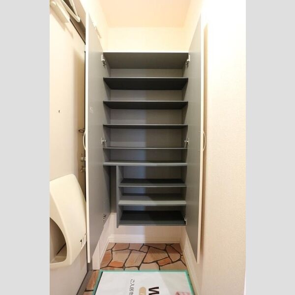 玄関 (シューズボックス)