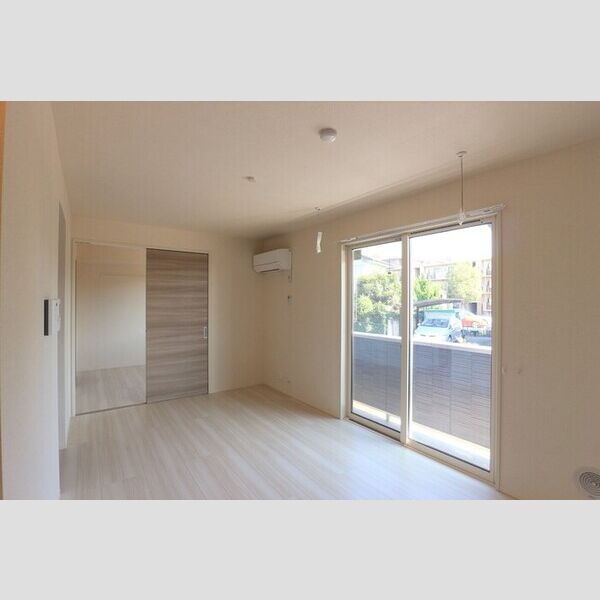 居室・リビング (リビング写真①)