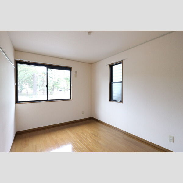 その他 (東側洋室)