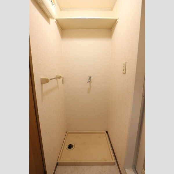 その他 (室内洗濯機置き場)