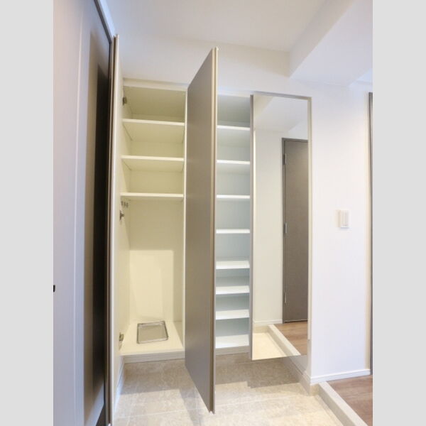 玄関 (シューズボックス)