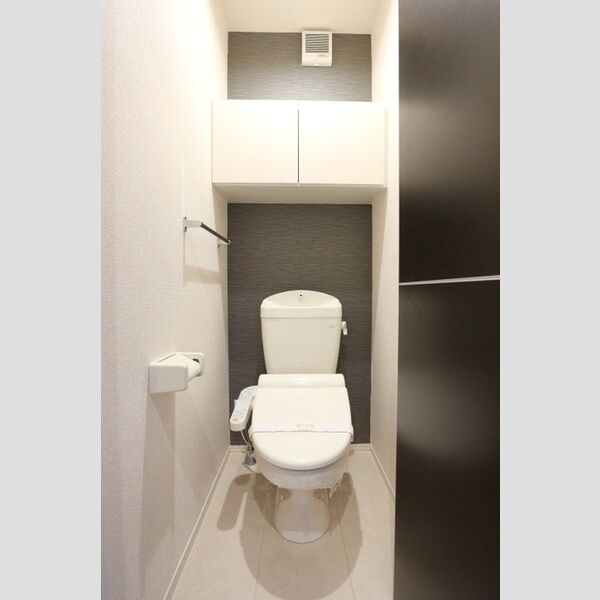 トイレ (温水洗浄暖房便座)