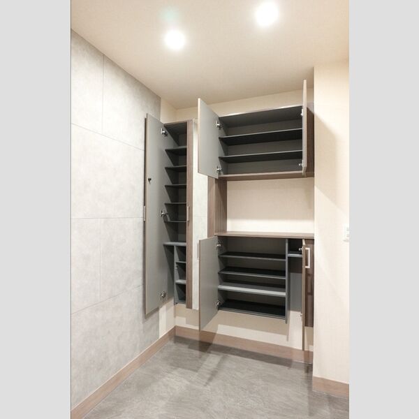 玄関 (シューズボックス)